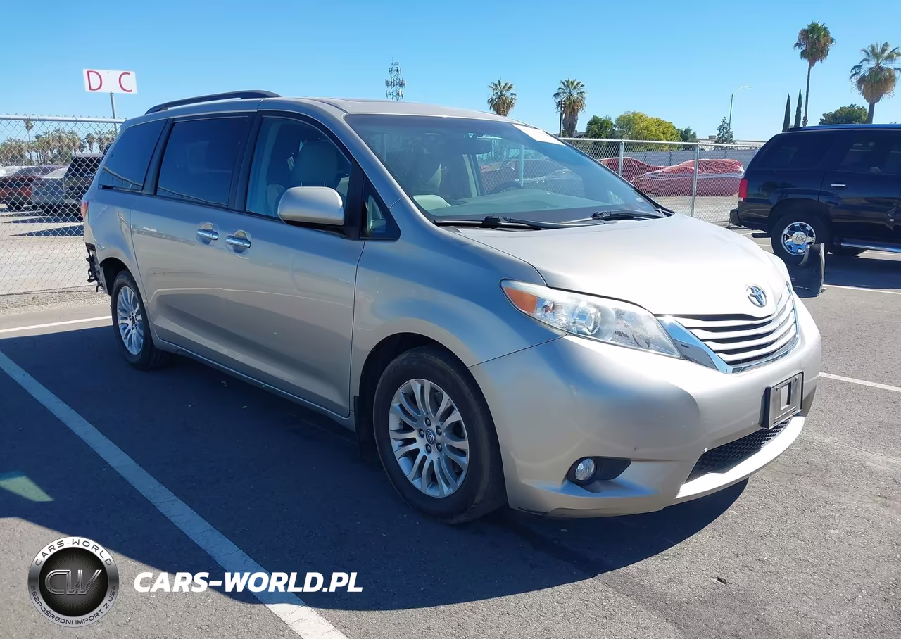 2017 Toyota Sienna Xle 8 Passenger