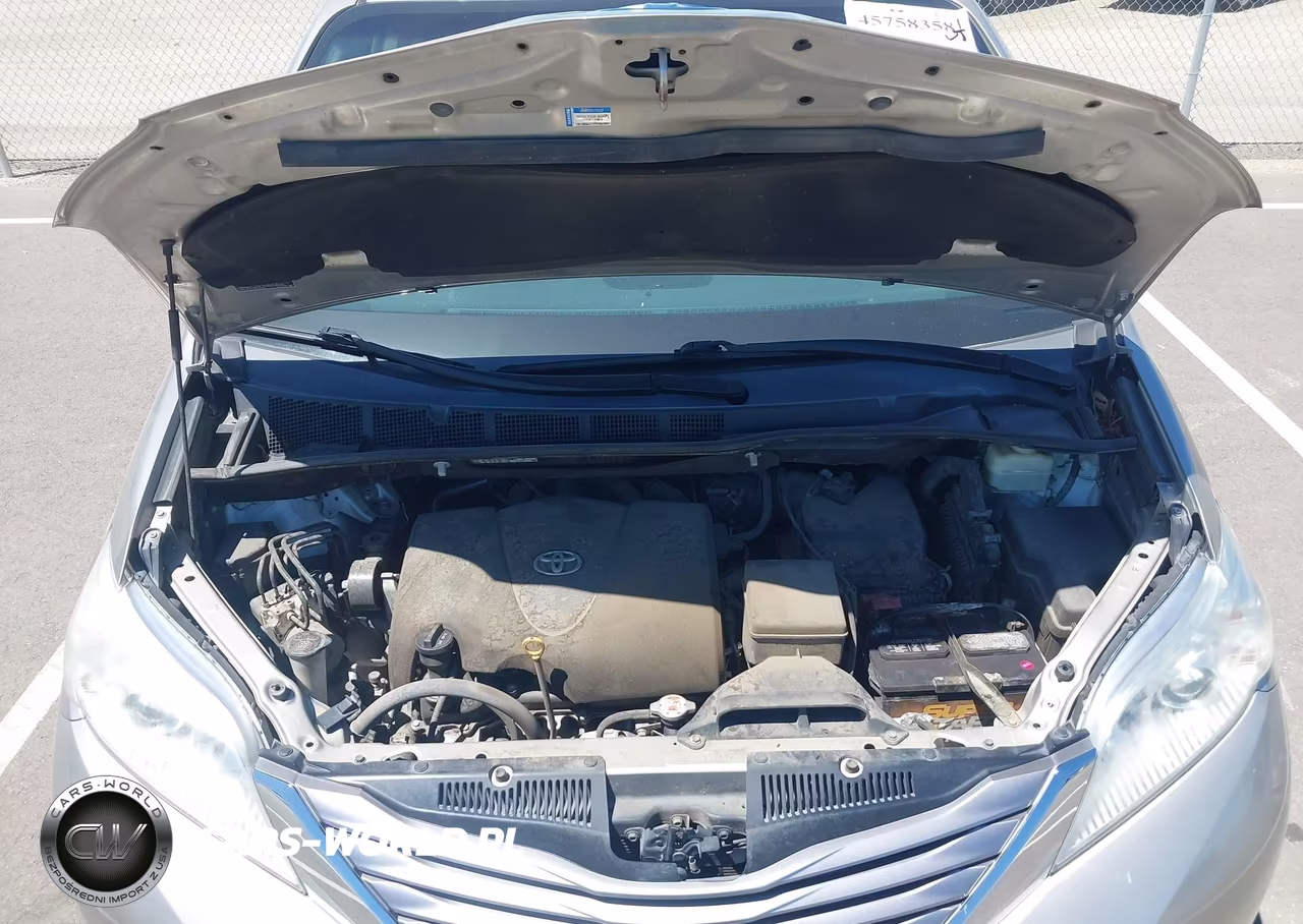 2017 Toyota Sienna Xle 8 Passenger VIN:5TDYZ3DCXHS897786 - 10