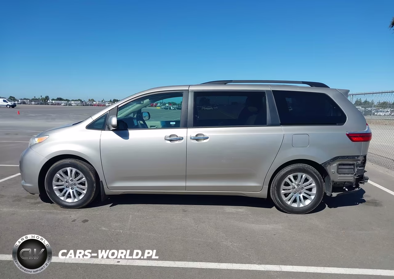 2017 Toyota Sienna Xle 8 Passenger VIN:5TDYZ3DCXHS897786 - 15