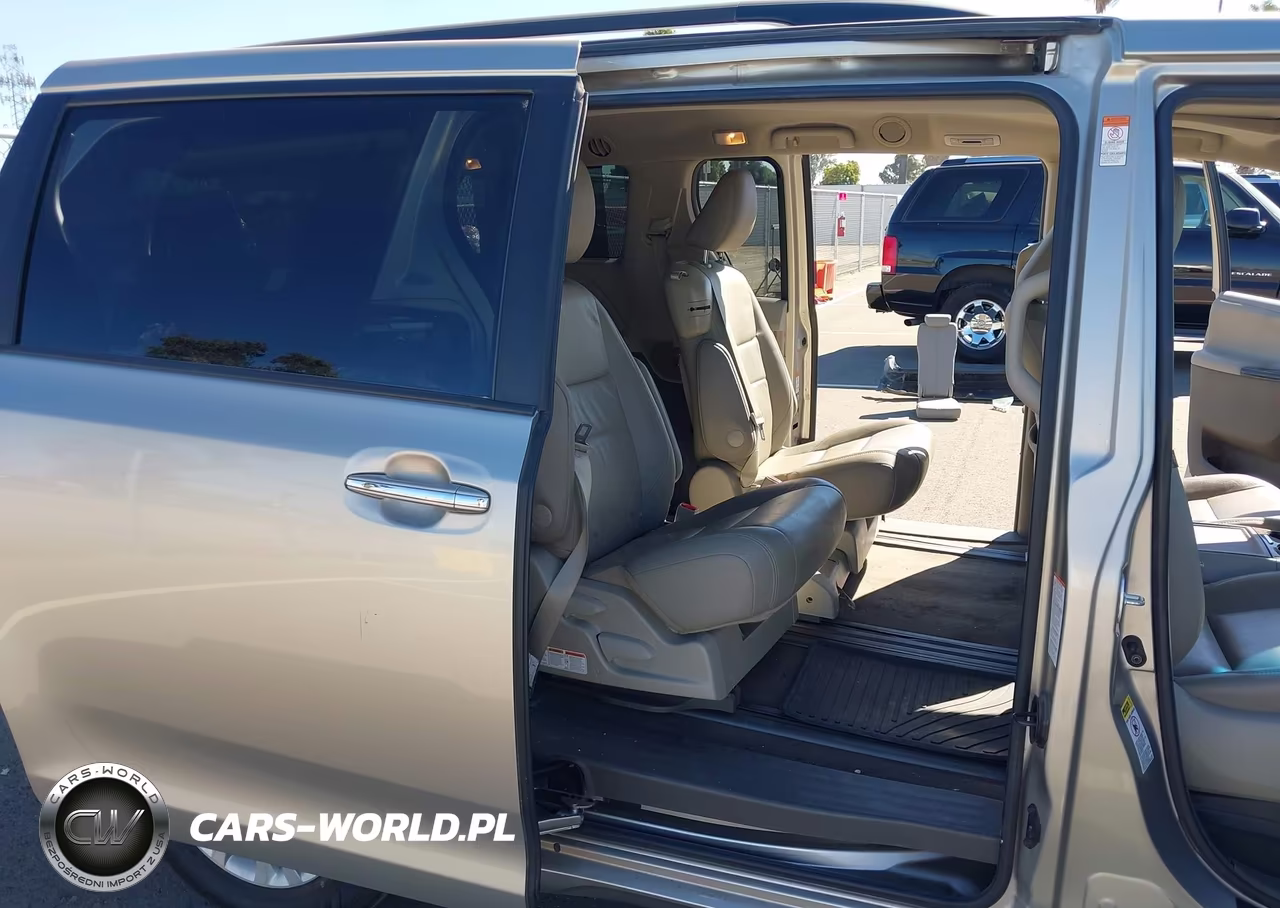 2017 Toyota Sienna Xle 8 Passenger VIN:5TDYZ3DCXHS897786 - 8