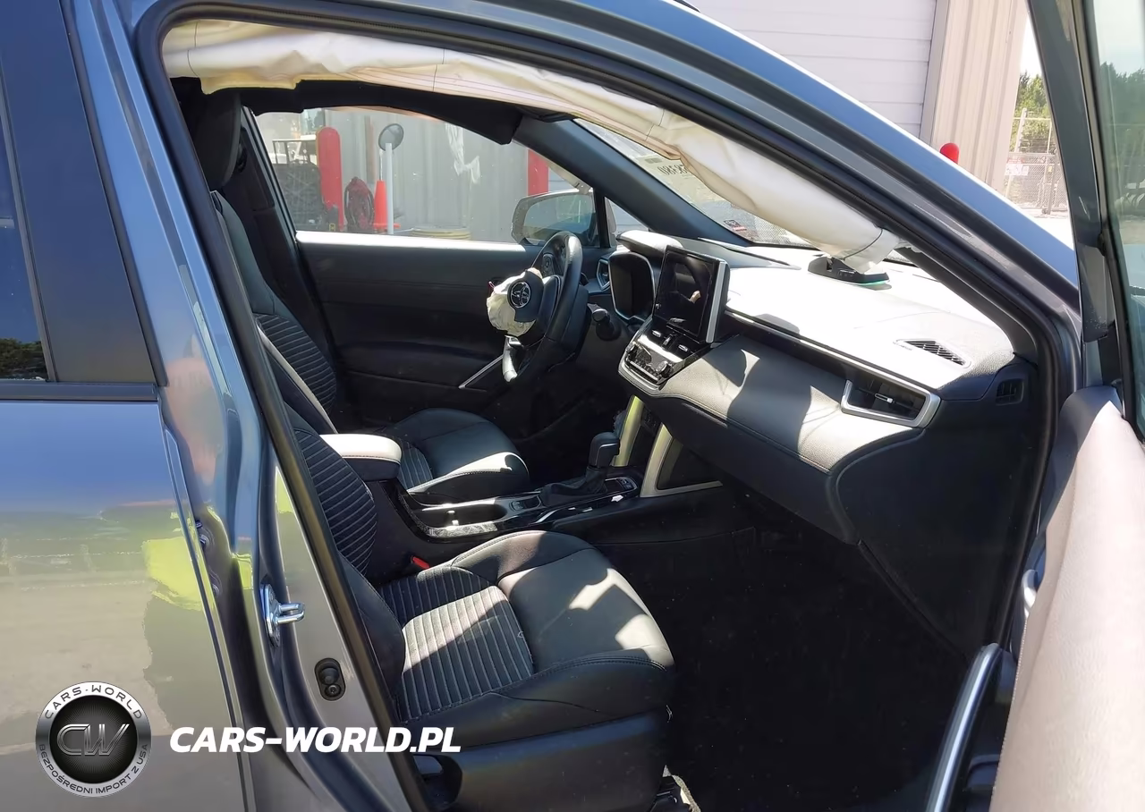 2025 Toyota Corolla Cross Hybrid Xse VIN:7MUFBABG6SV075179 - 5