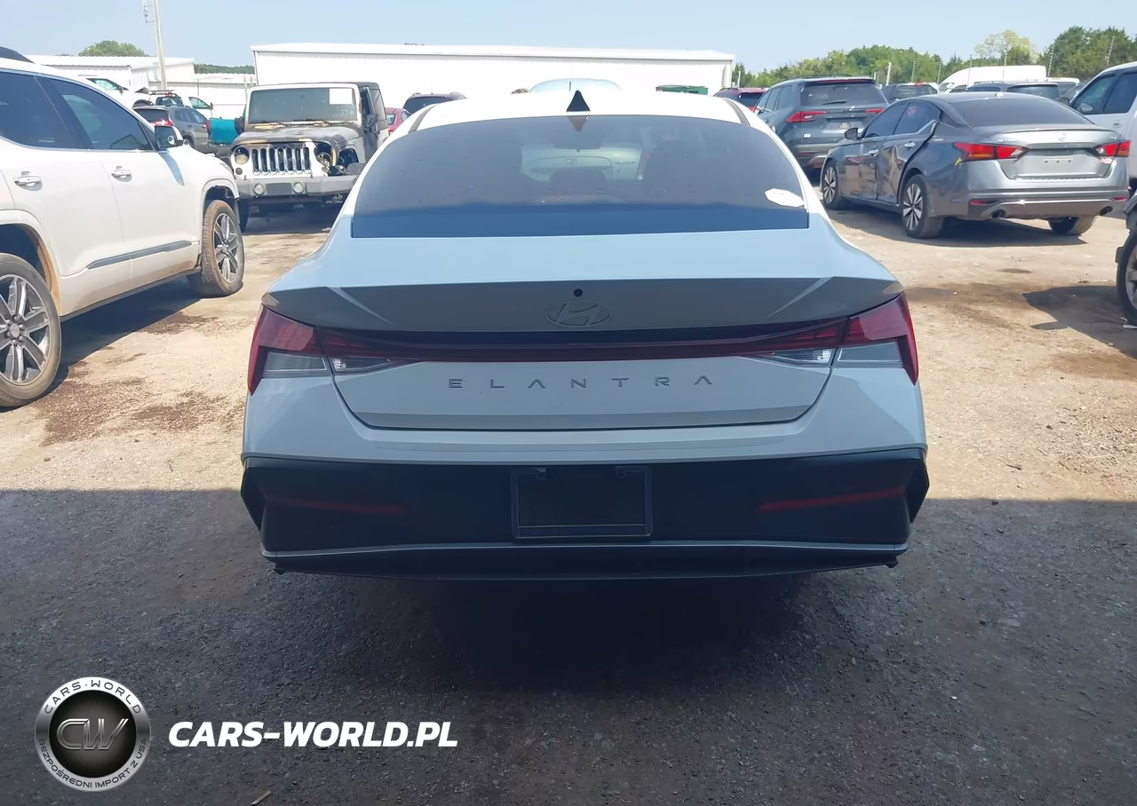 2025 Hyundai Elantra Sel Convenience VIN:KMHLS4DG9SU946613 - 17