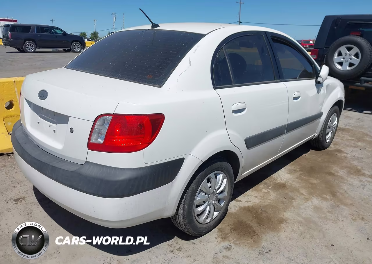 2008 Kia Rio VIN:KNADE123886403813 - 4