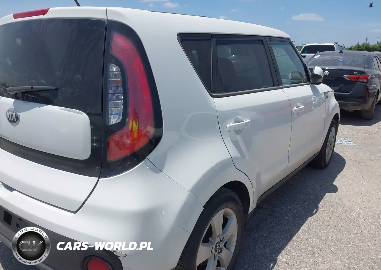 2018 Kia Soul VIN:KNDJN2A26J7560213 - 12