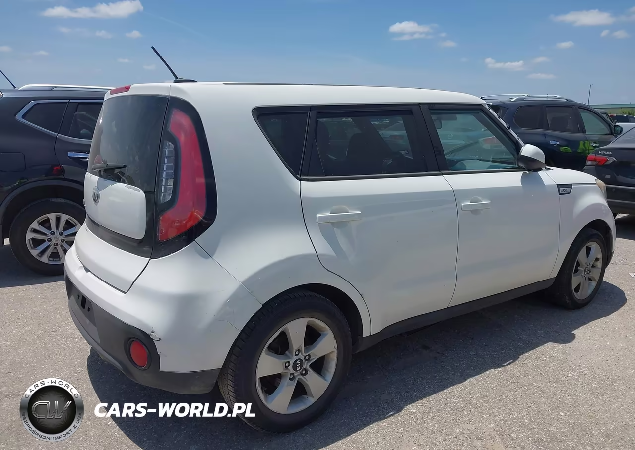 2018 Kia Soul VIN:KNDJN2A26J7560213 - 14