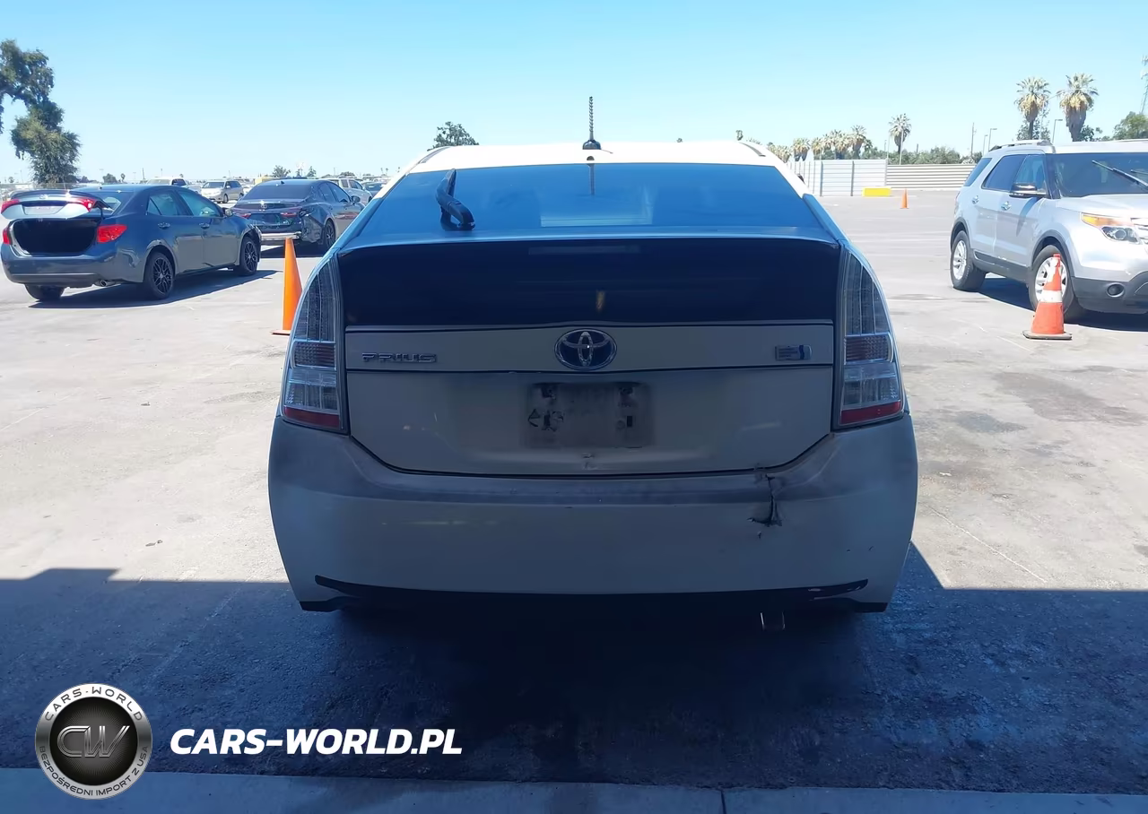 2011 Toyota Prius Three VIN:JTDKN3DU2B0255700 - 16