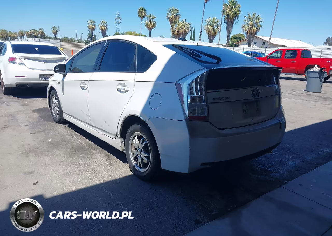 2011 Toyota Prius Three VIN:JTDKN3DU2B0255700 - 3