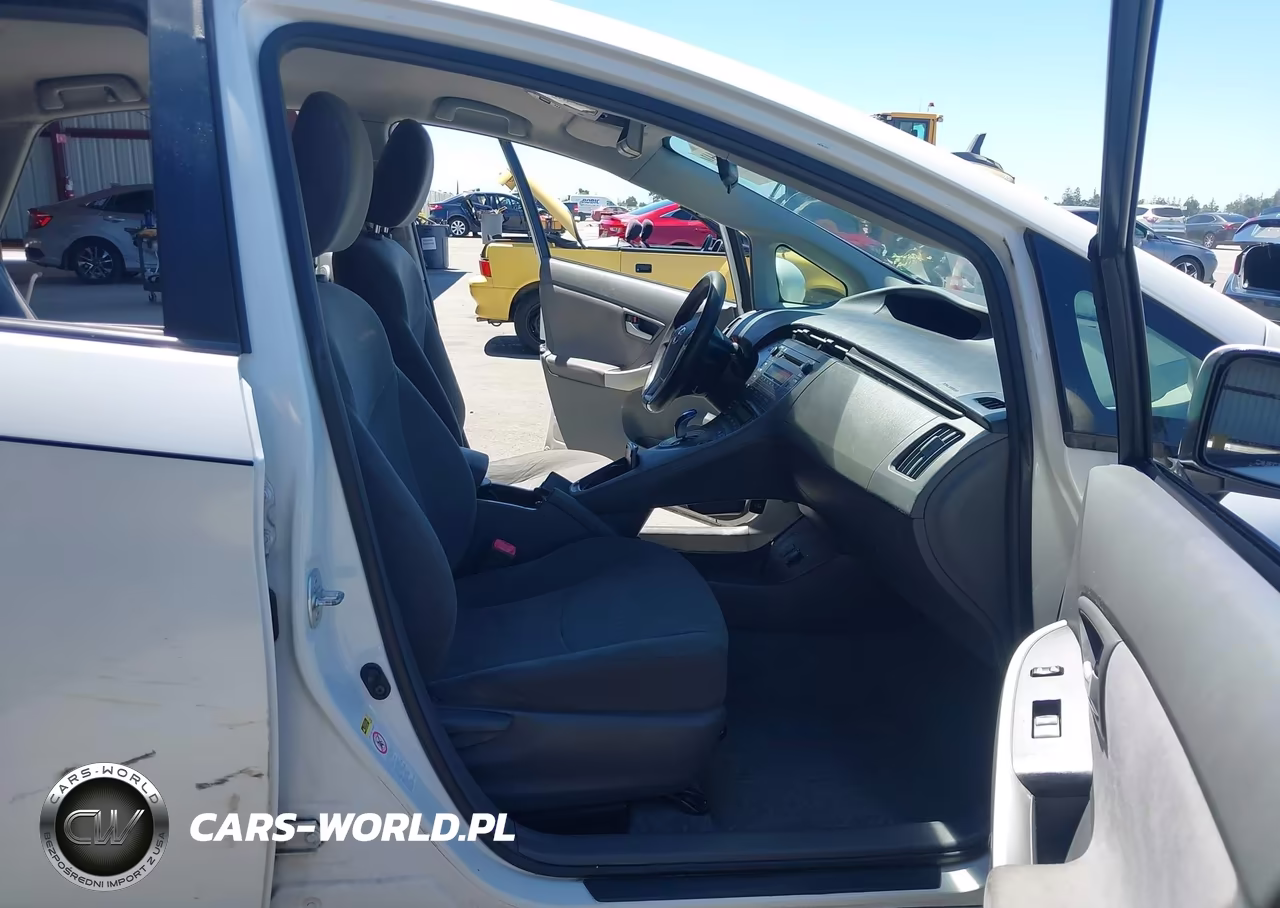 2011 Toyota Prius Three VIN:JTDKN3DU2B0255700 - 5