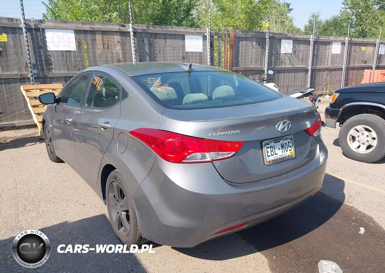 2013 Hyundai Elantra Gls VIN:5NPDH4AE6DH289857 - 3