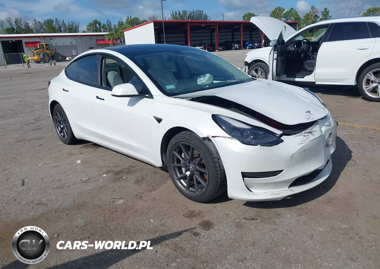 2021 Tesla Model 3 Standard Range Plus Rear-Wheel Drive – zdjęcie 1 z 15