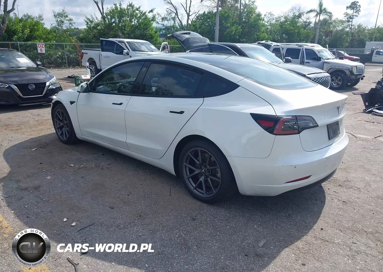 2021 Tesla Model 3 Standard Range Plus Rear-Wheel Drive VIN:5YJ3E1EA3MF978327 - 3