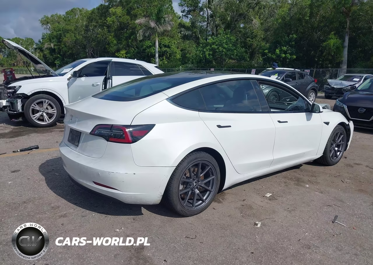 2021 Tesla Model 3 Standard Range Plus Rear-Wheel Drive VIN:5YJ3E1EA3MF978327 - 4