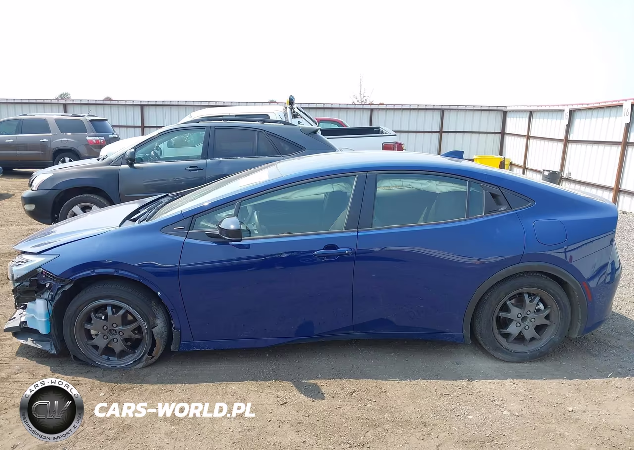 2025 Toyota Prius Le VIN:JTDACAAU0S3056119 - 14