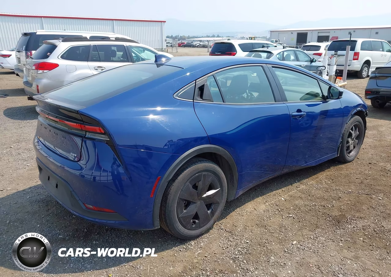 2025 Toyota Prius Le VIN:JTDACAAU0S3056119 - 4