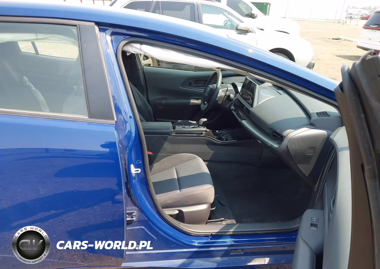 2025 Toyota Prius Le VIN:JTDACAAU0S3056119 - 5