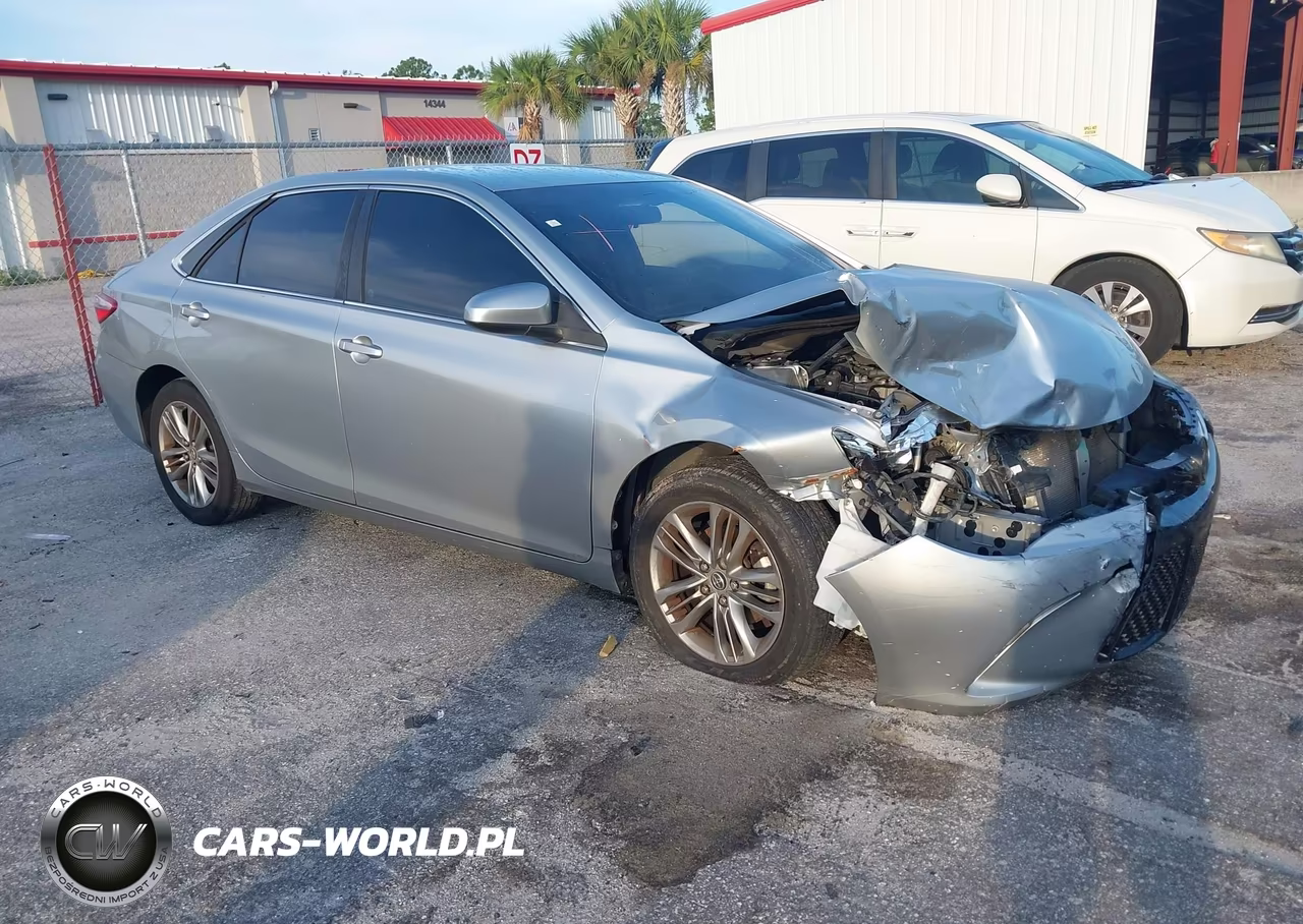 2015 Toyota Camry Se – zdjęcie 1 z 16