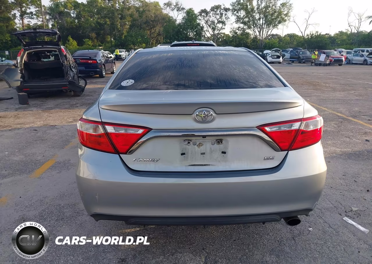 2015 Toyota Camry Se VIN:4T1BF1FK7FU499737 - 16