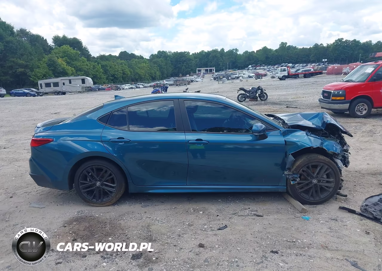 2025 Toyota Camry Se VIN:4T1DAACK2SU123937 - 13