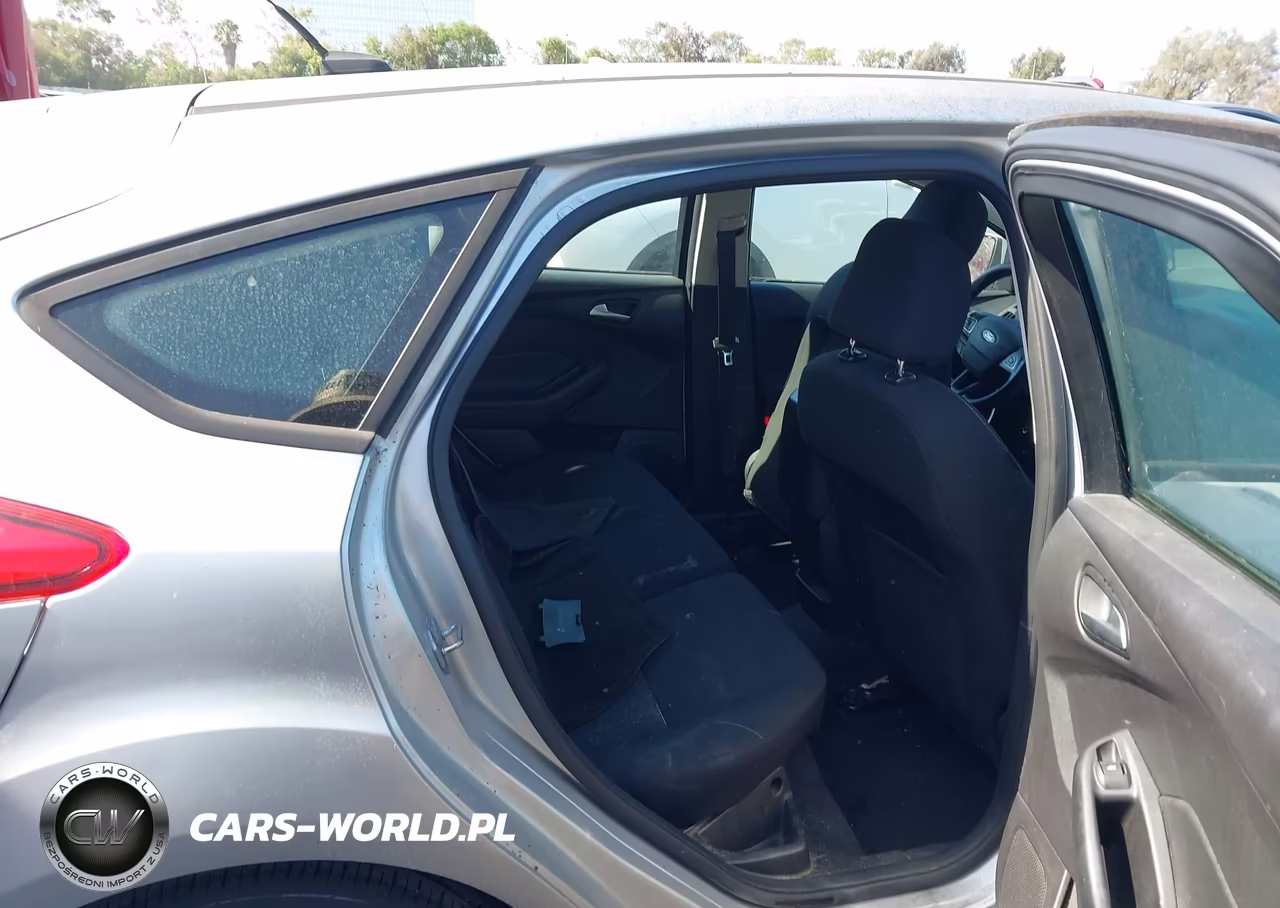 2015 Ford Focus Se VIN:1FADP3K2XFL224452 - 8