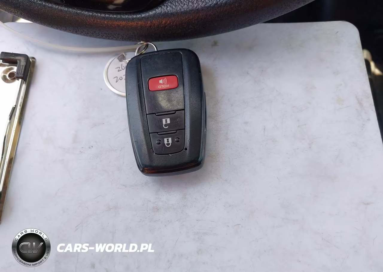 2020 Toyota Prius Le VIN:JTDKARFU3L3125338 - 11
