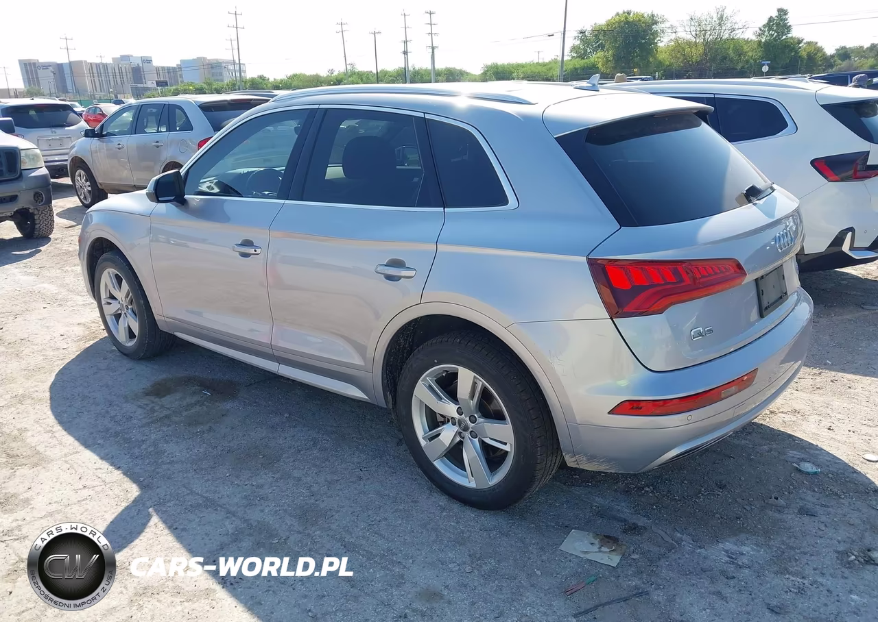 2018 Audi Q5 2.0T Premium-2.0T Tech Premium VIN:WA1BNAFY4J2045956 - 3