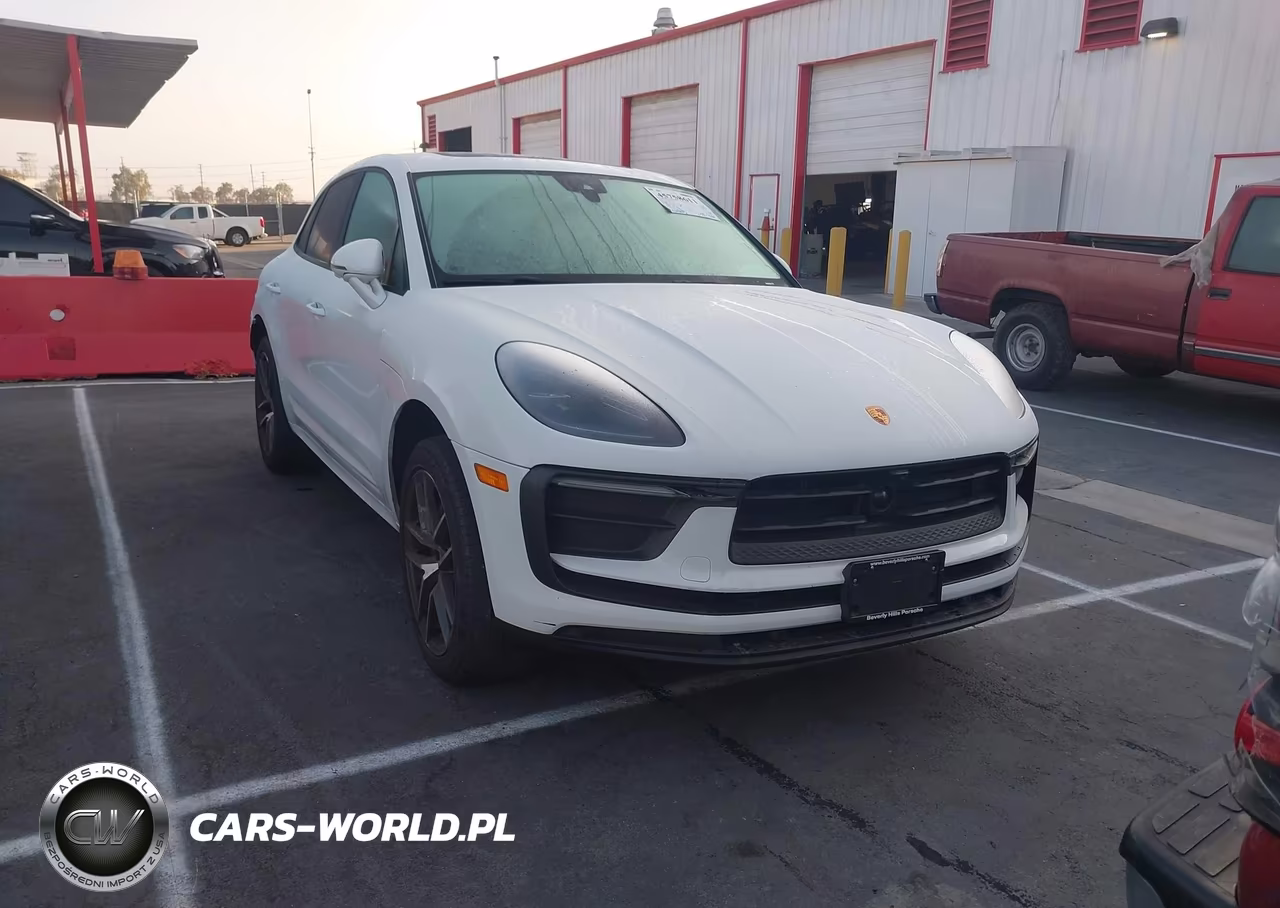 2024 Porsche Macan T VIN:WP1AA2A58RLB02311 - 1