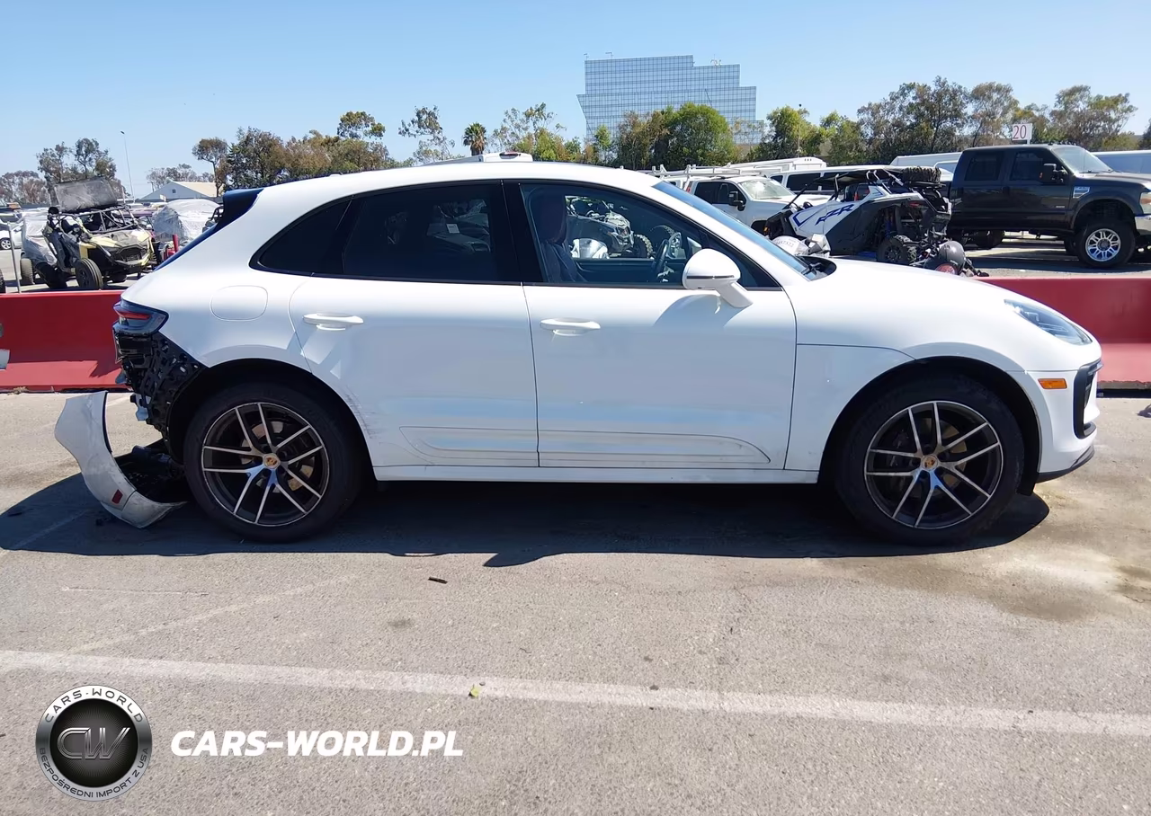 2024 Porsche Macan T VIN:WP1AA2A58RLB02311 - 13