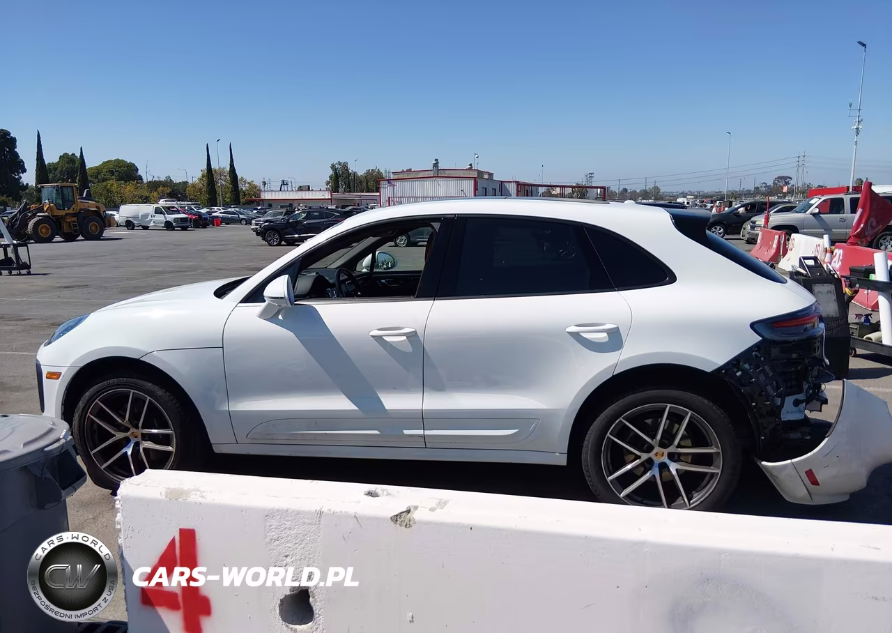 2024 Porsche Macan T VIN:WP1AA2A58RLB02311 - 14