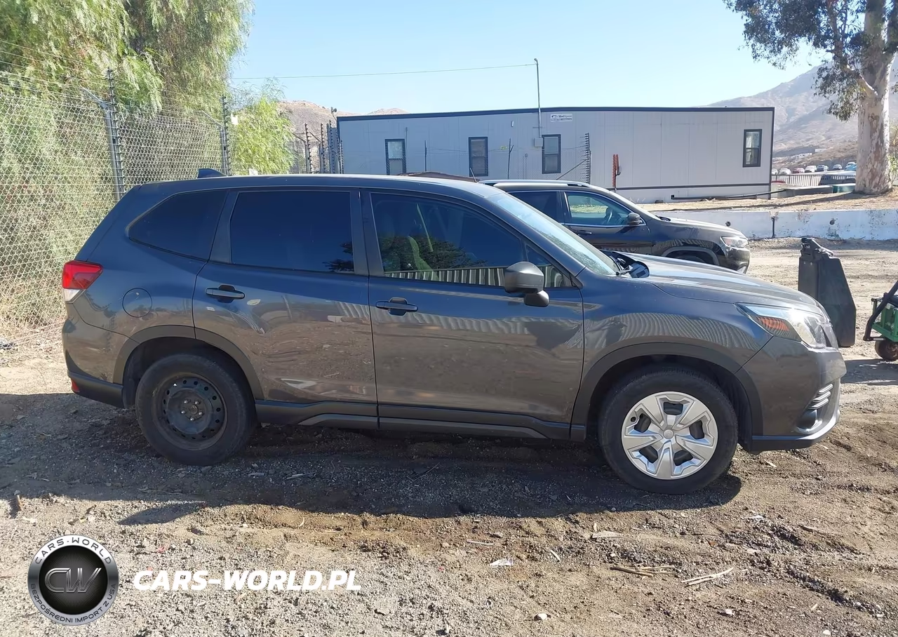 2023 Subaru Forester VIN:JF2SKAAC9PH490131 - 13