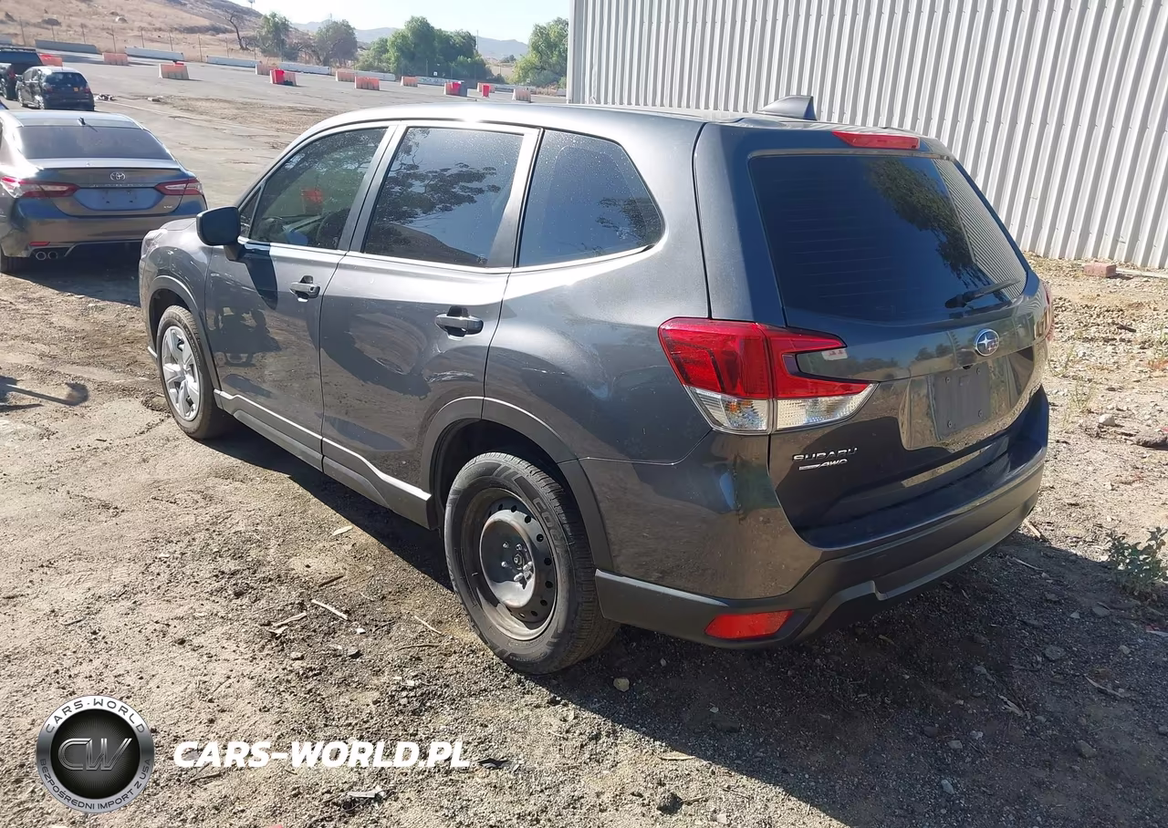 2023 Subaru Forester VIN:JF2SKAAC9PH490131 - 3