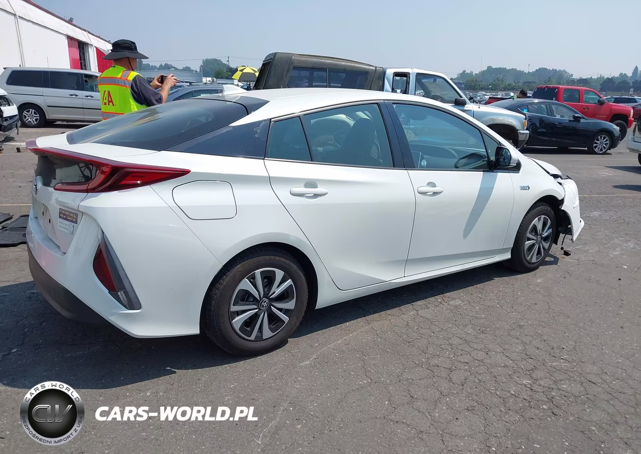 2017 Toyota Prius Prime Premium VIN:JTDKARFP0H3061020 - 4