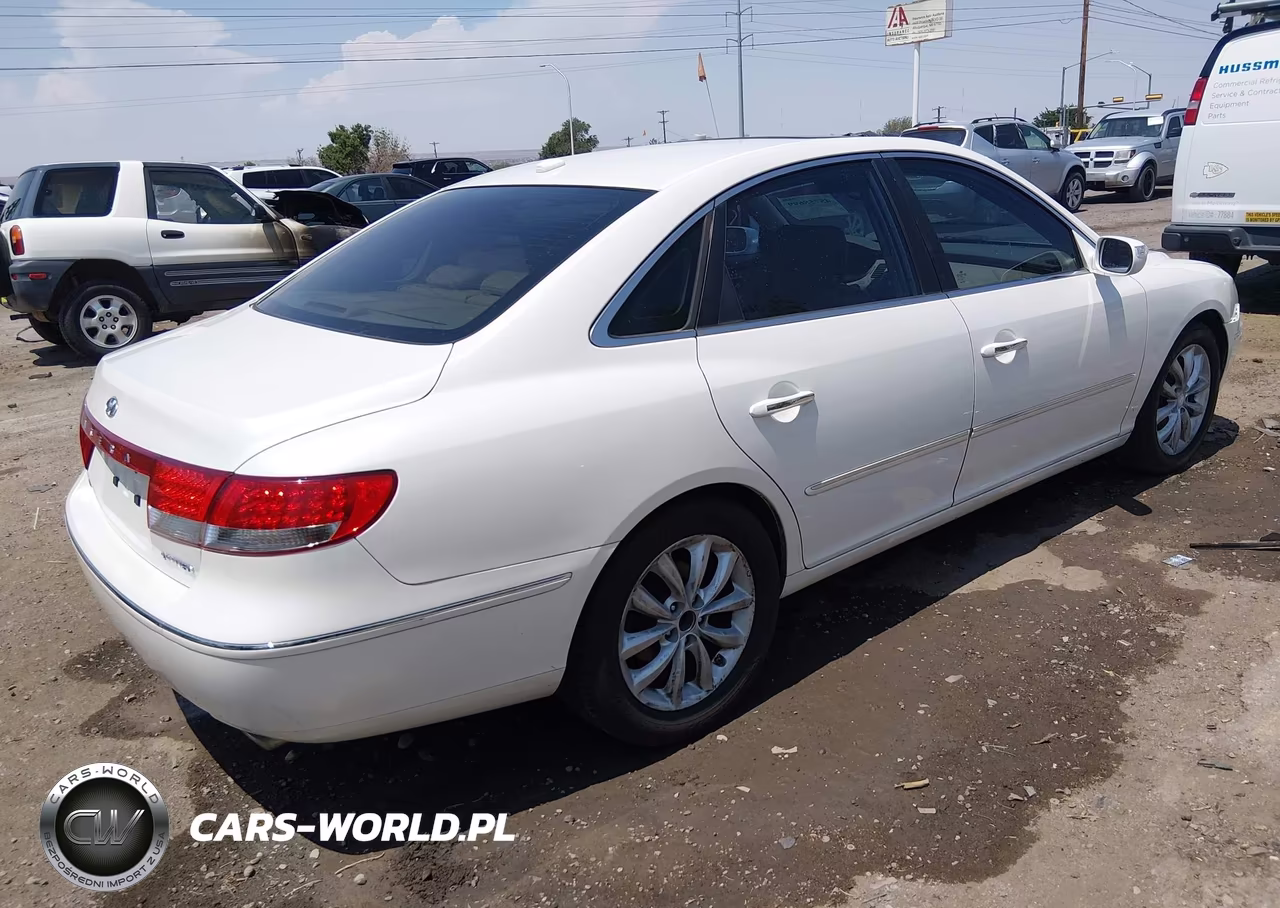 2008 Hyundai Azera Limited VIN:KMHFC46F58A265082 - 4