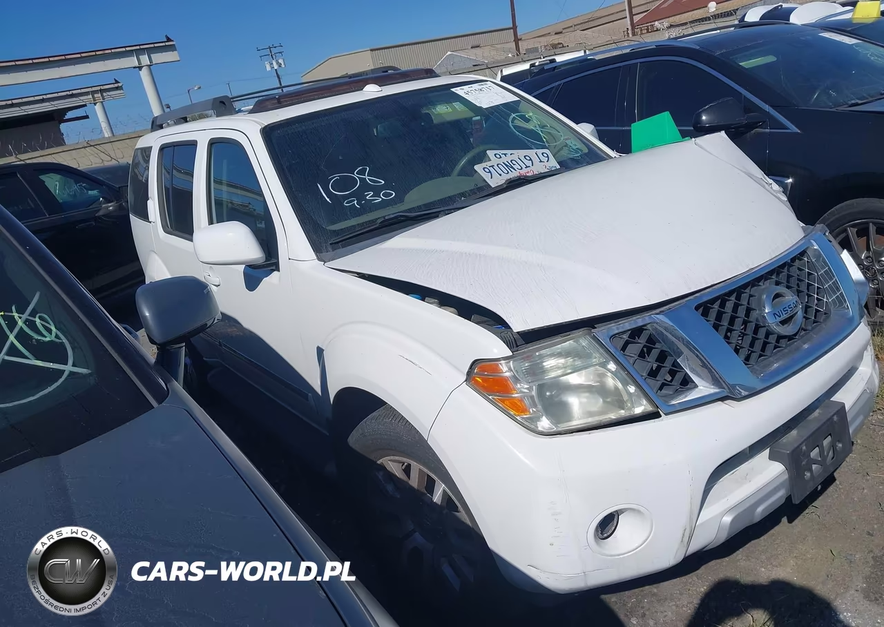 2011 Nissan Pathfinder Le