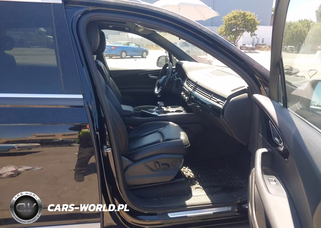 2017 Audi Q7 3.0T Premium VIN:WA1LAAF79HD008472 - 5