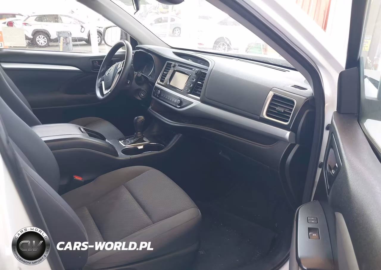 2018 Toyota Highlander Le VIN:5TDZARFH4JS034768 - 5