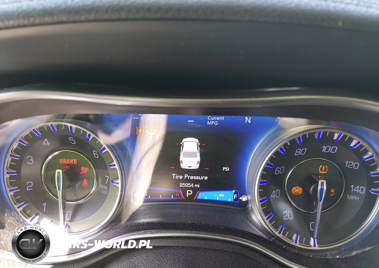 2019 Chrysler 300 Touring VIN:2C3CCAAG7KH727239 - 7