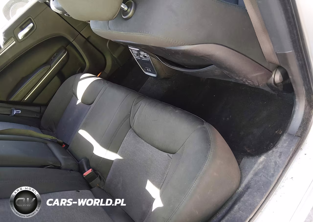 2019 Chrysler 300 Touring VIN:2C3CCAAG7KH727239 - 8
