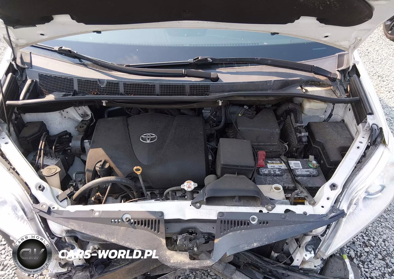 2018 Toyota Sienna Le 8-Passenger VIN:5TDKZ3DCXJS947338 - 10