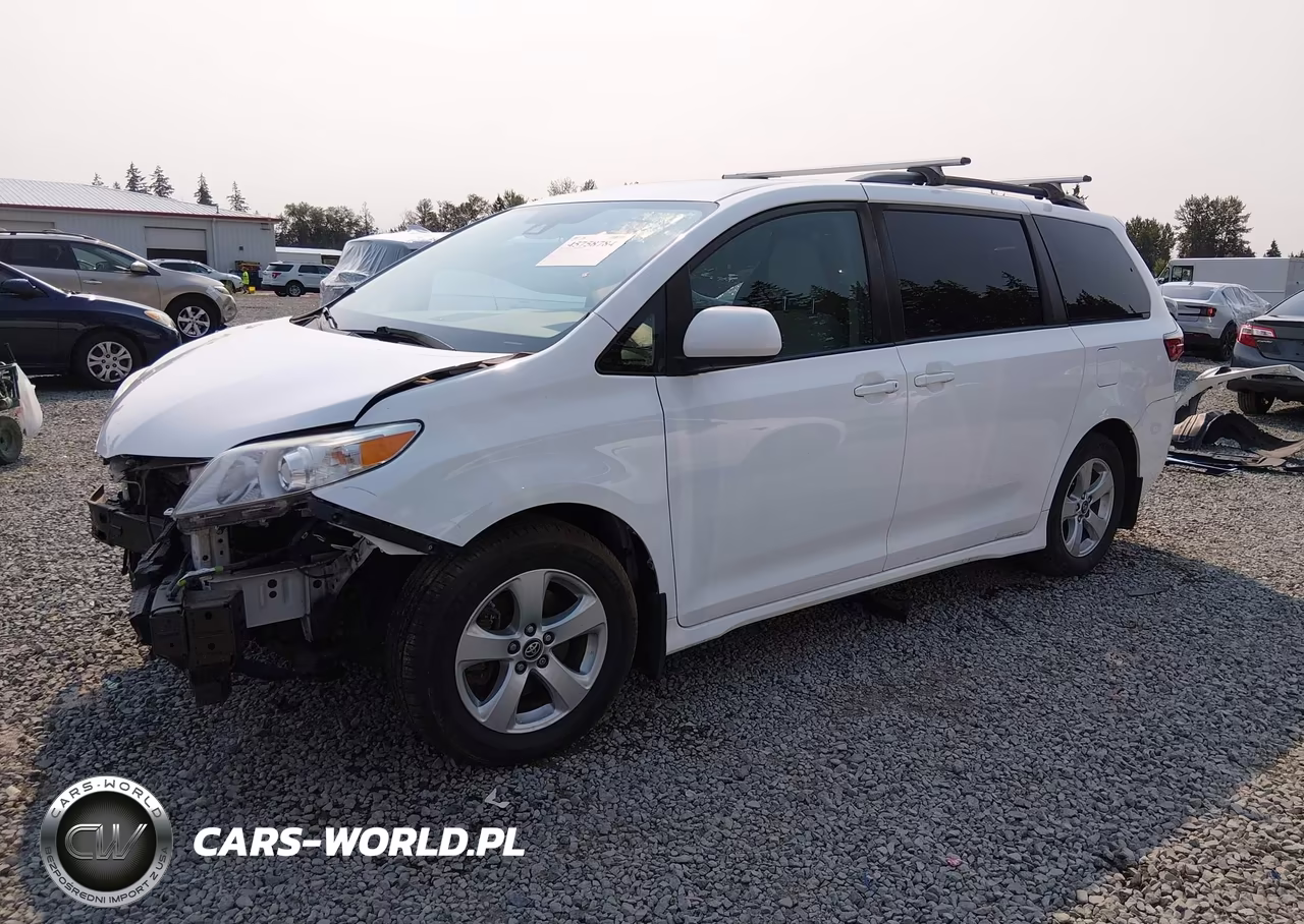 2018 Toyota Sienna Le 8-Passenger VIN:5TDKZ3DCXJS947338 - 2