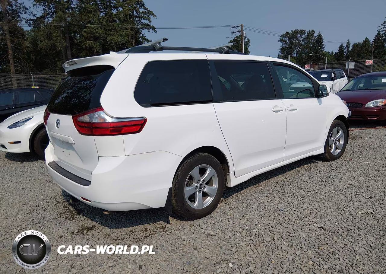 2018 Toyota Sienna Le 8-Passenger VIN:5TDKZ3DCXJS947338 - 4