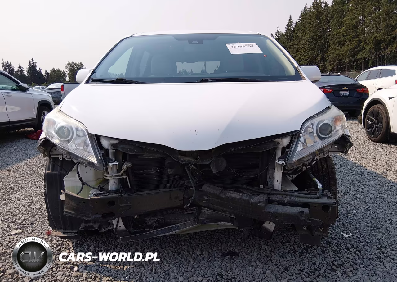 2018 Toyota Sienna Le 8-Passenger VIN:5TDKZ3DCXJS947338 - 6