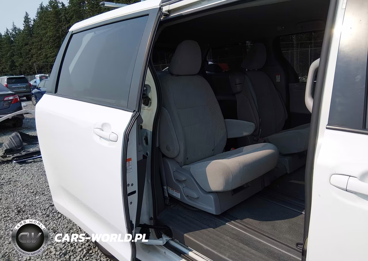 2018 Toyota Sienna Le 8-Passenger VIN:5TDKZ3DCXJS947338 - 8