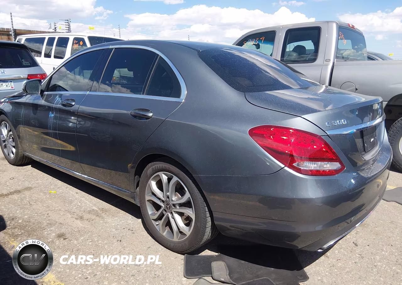 2018 Mercedes-Benz C 300 VIN:55SWF4JB0JU253465 - 3