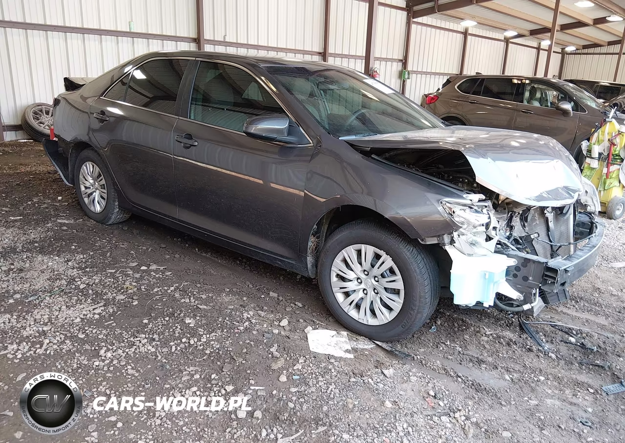 2014 Toyota Camry L – zdjęcie 1 z 17