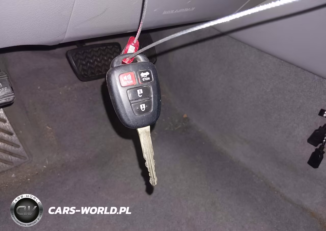 2016 Toyota Camry Le VIN:4T1BF1FK5GU237913 - 11