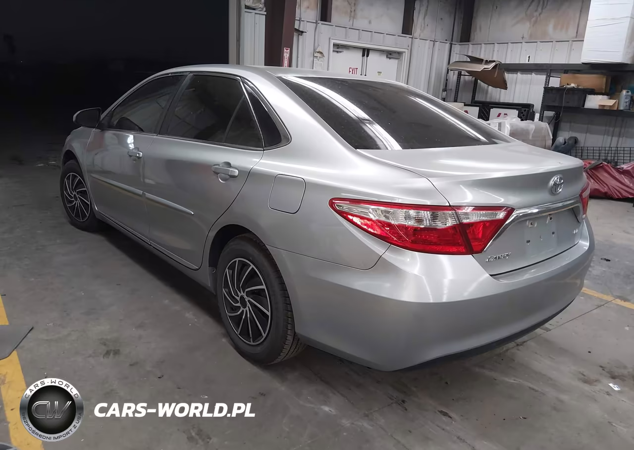 2016 Toyota Camry Le VIN:4T1BF1FK5GU237913 - 3