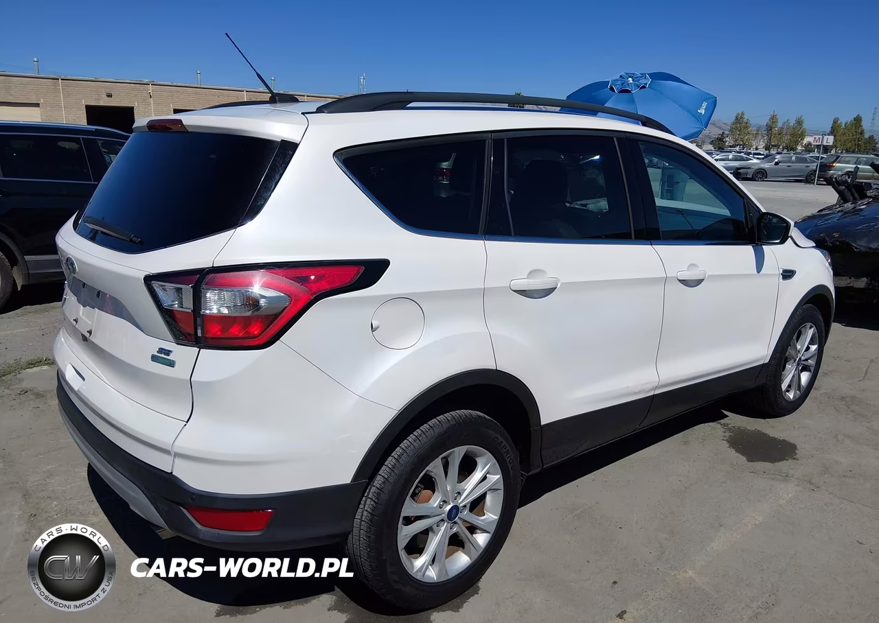 2017 Ford Escape Se VIN:1FMCU0GDXHUE74712 - 4