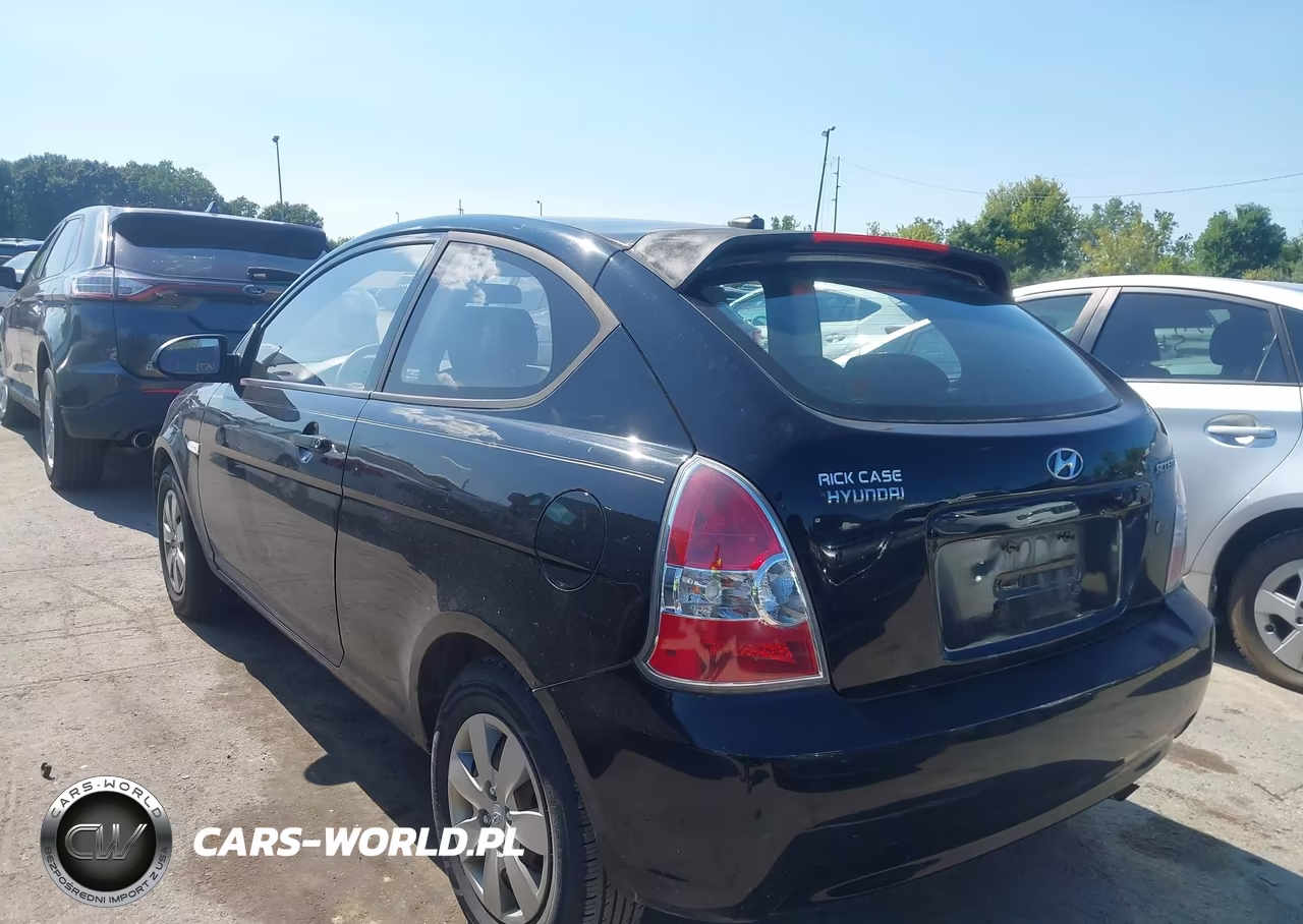 2009 Hyundai Accent Gs VIN:KMHCM36C89U131277 - 3