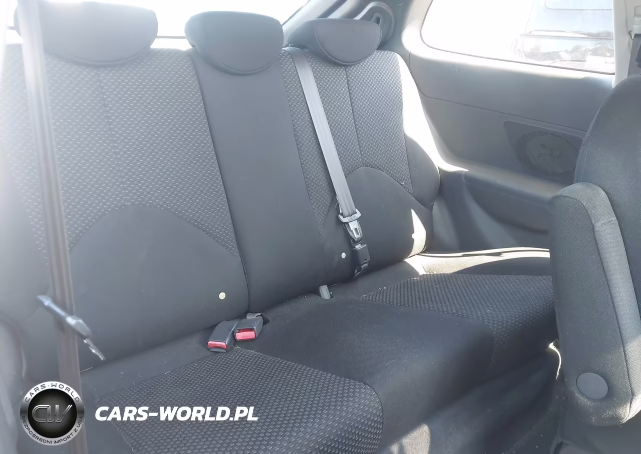 2009 Hyundai Accent Gs VIN:KMHCM36C89U131277 - 8