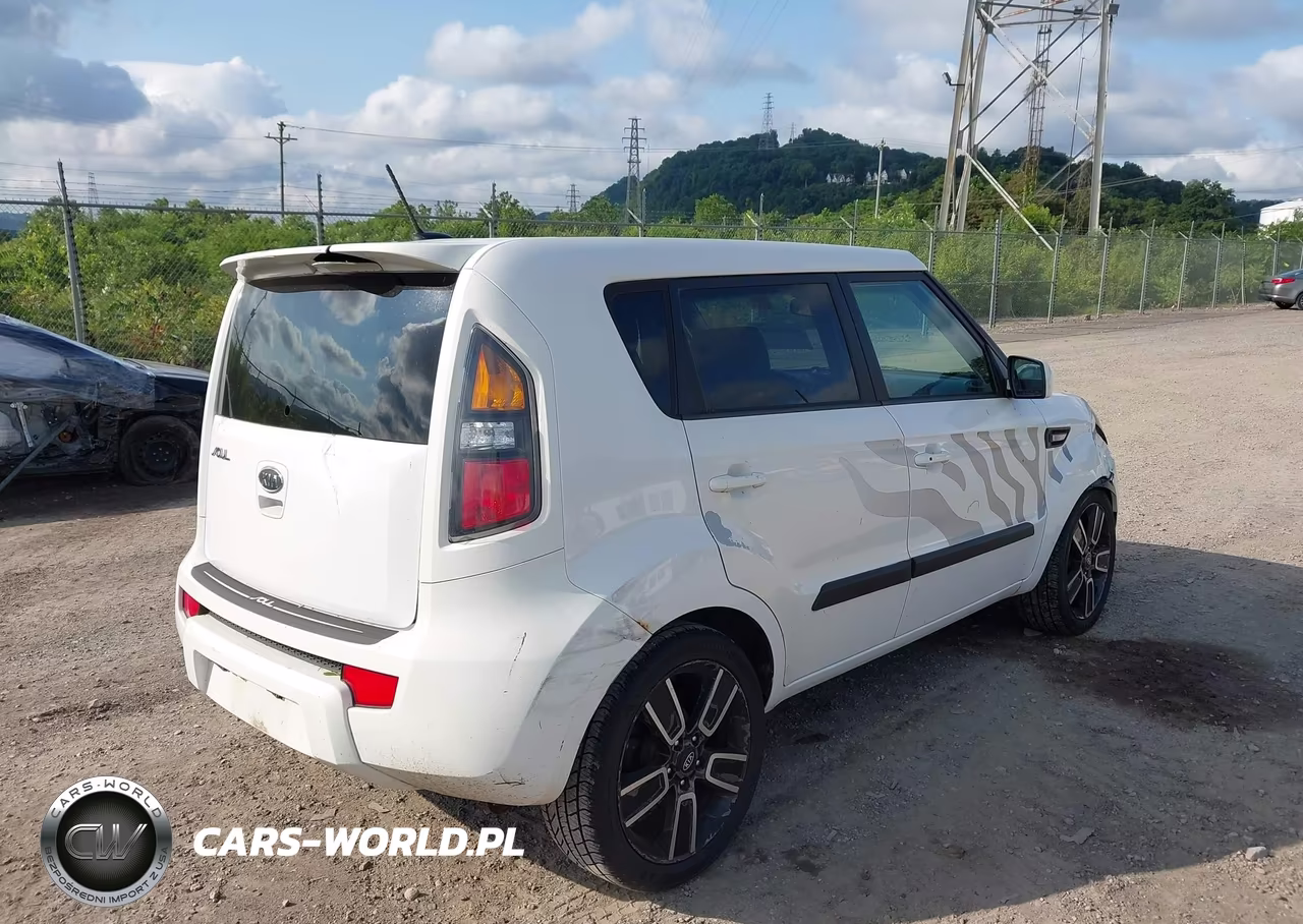 2011 Kia Soul + VIN:KNDJT2A28B7725928 - 4